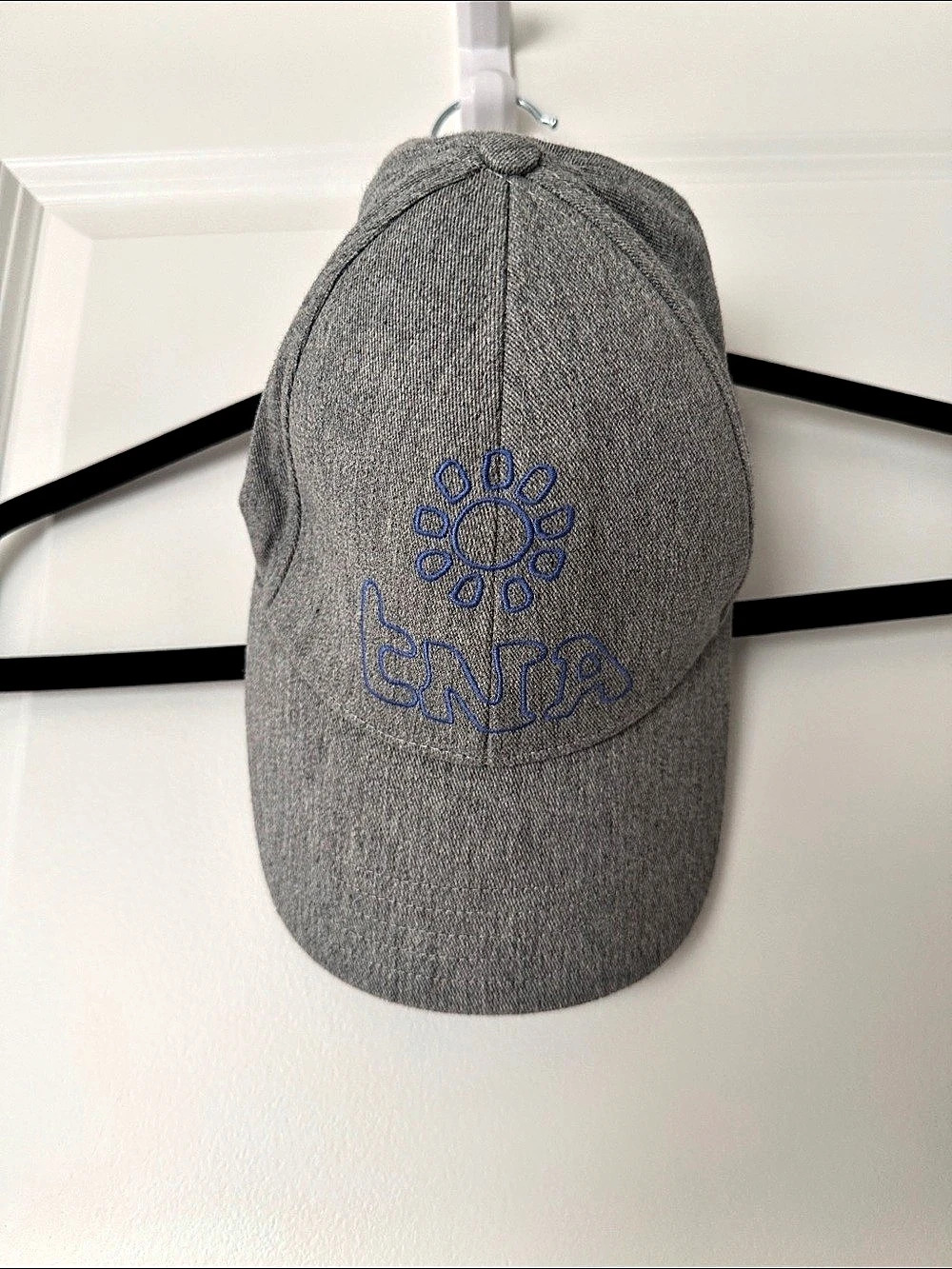 Tna Baseball Cap Gray Logo Hat